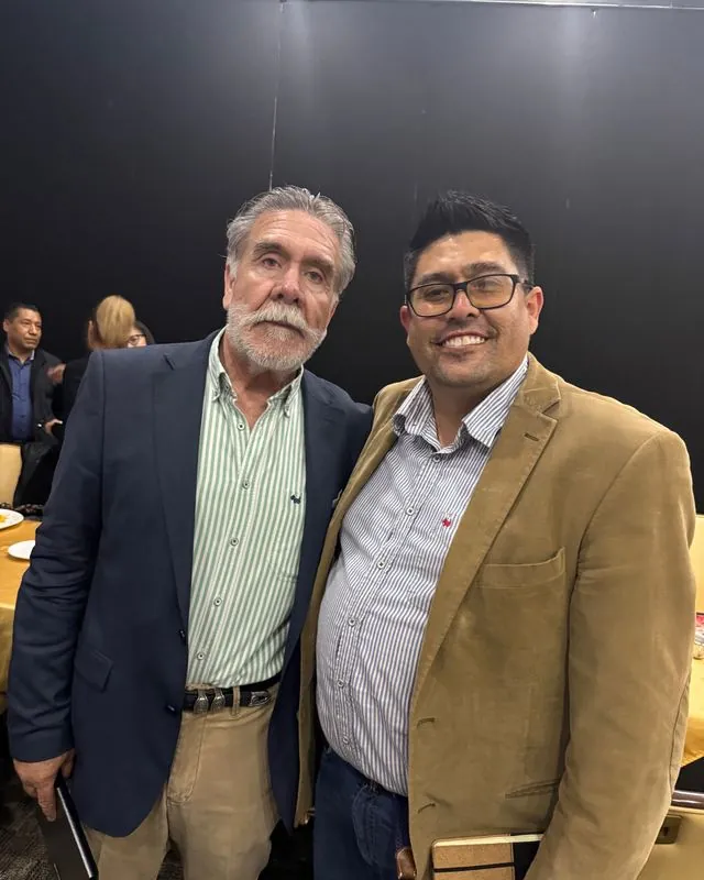 Con Víctor Silva, de VISA del Norte